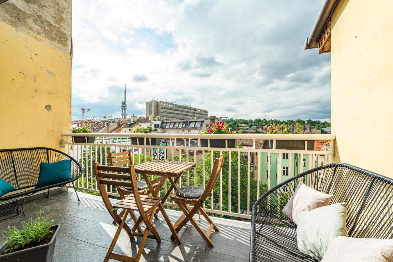 Central, Spacious, Modern 5 Bedrm Duplex W/Balcony Prague Exterior photo
